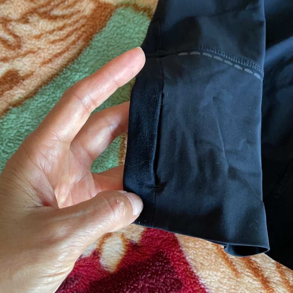 Lululemon top - Picture 5 of 7